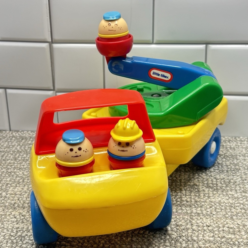 Little Tikes VTG Construction Truck W People Yellow W Bucket Lift Nice Condition